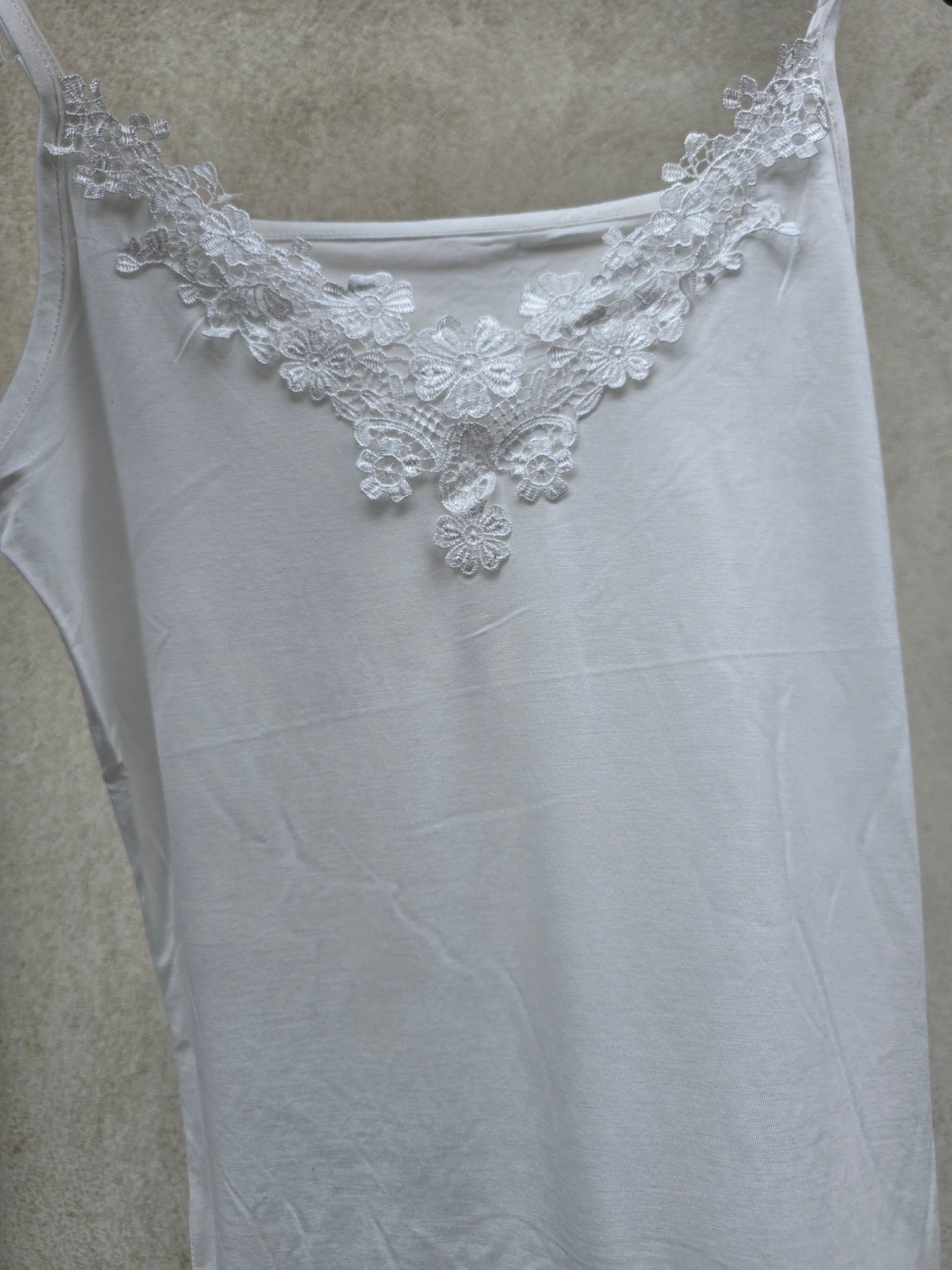 CANOTTA IN PIZZO SPALLINE SOTTILI