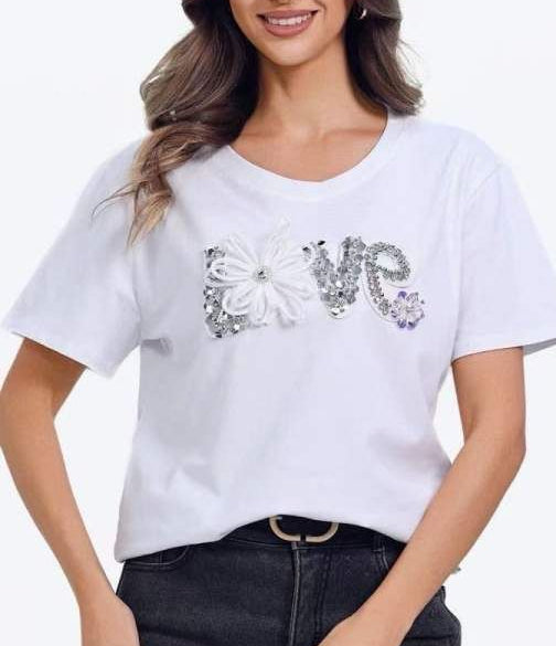 T-SHIRT LOVE ME