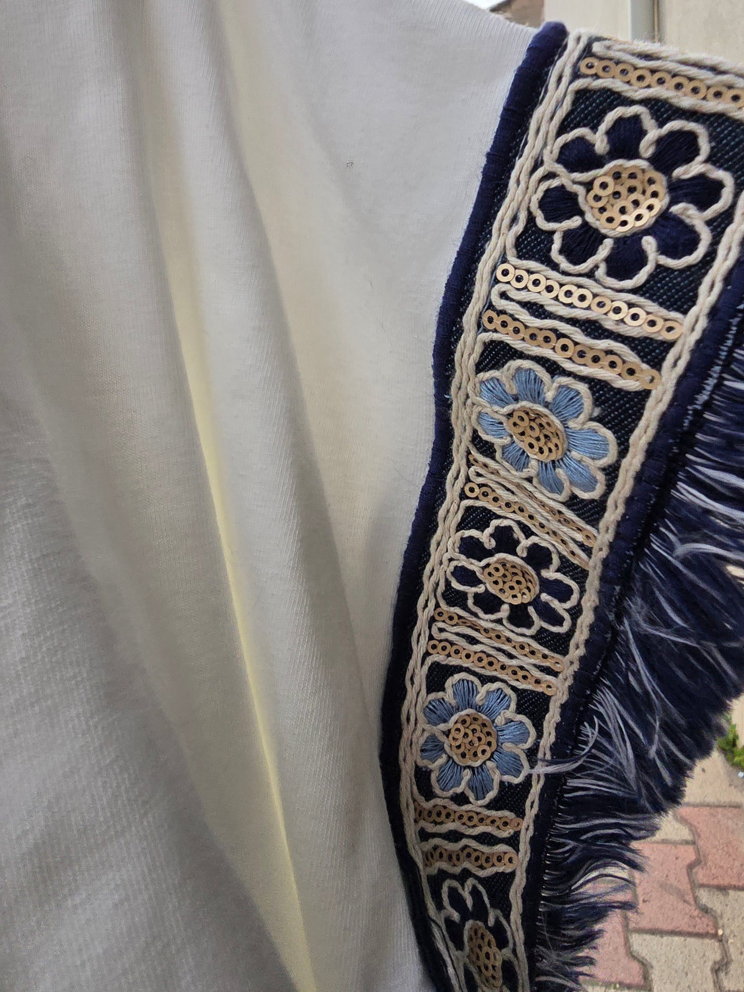 T-SHIRT CUORE IN DENIM E FRANGETTE