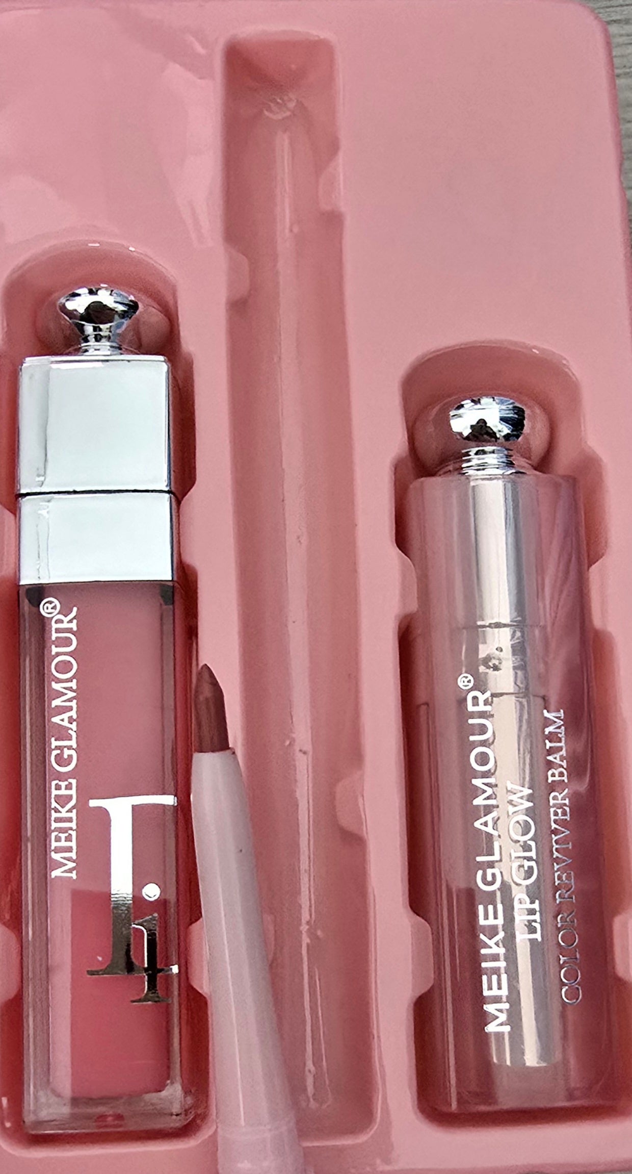 3 in 1 LIP GLOW - LIPGLOSS, LIPBALM, LIPLINER