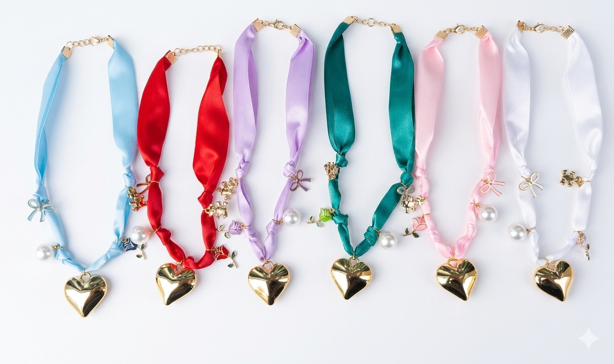 COLLANA NASTRO CON CIONDOLI (vari colori)