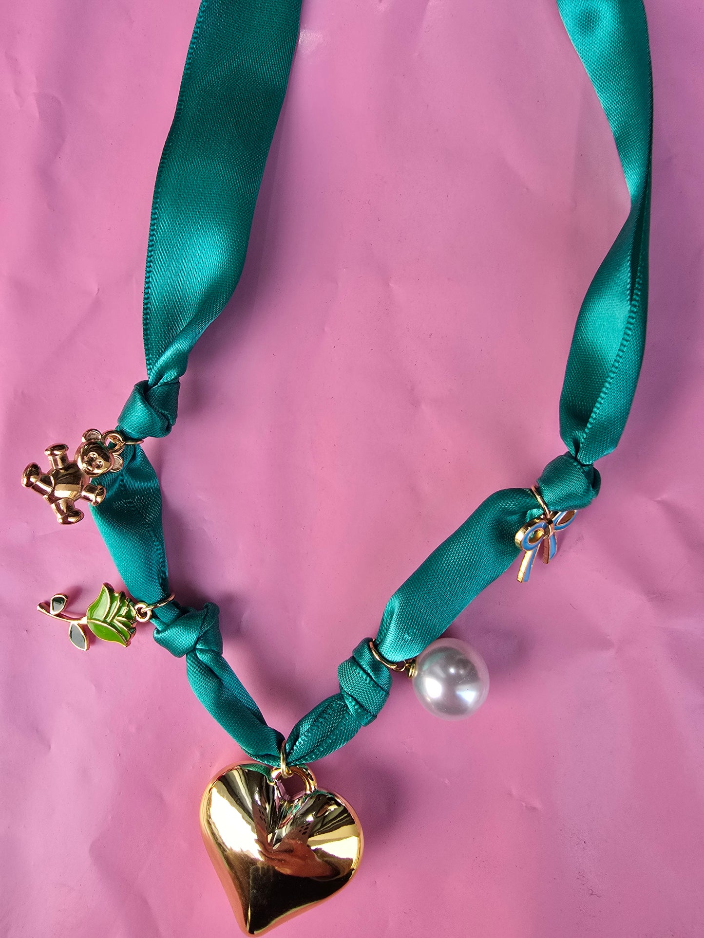 COLLANA NASTRO CON CIONDOLI (vari colori)