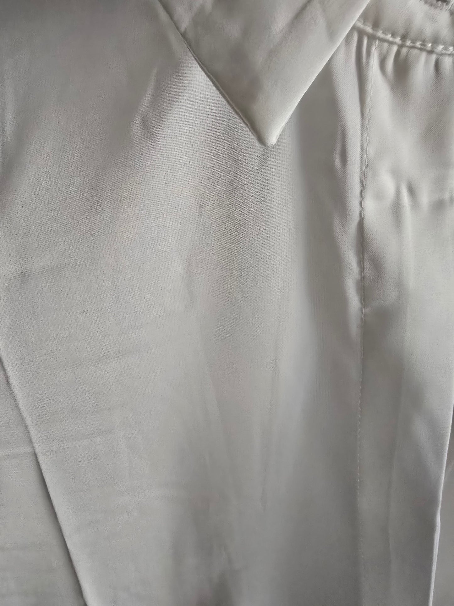 CAMICETTA ESSENZIALE