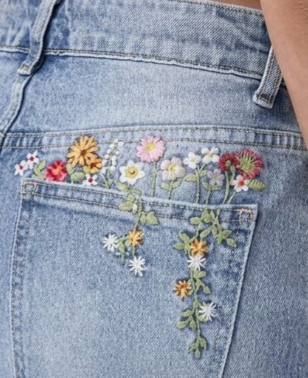 SHORTS DETTAGLIO FIORI