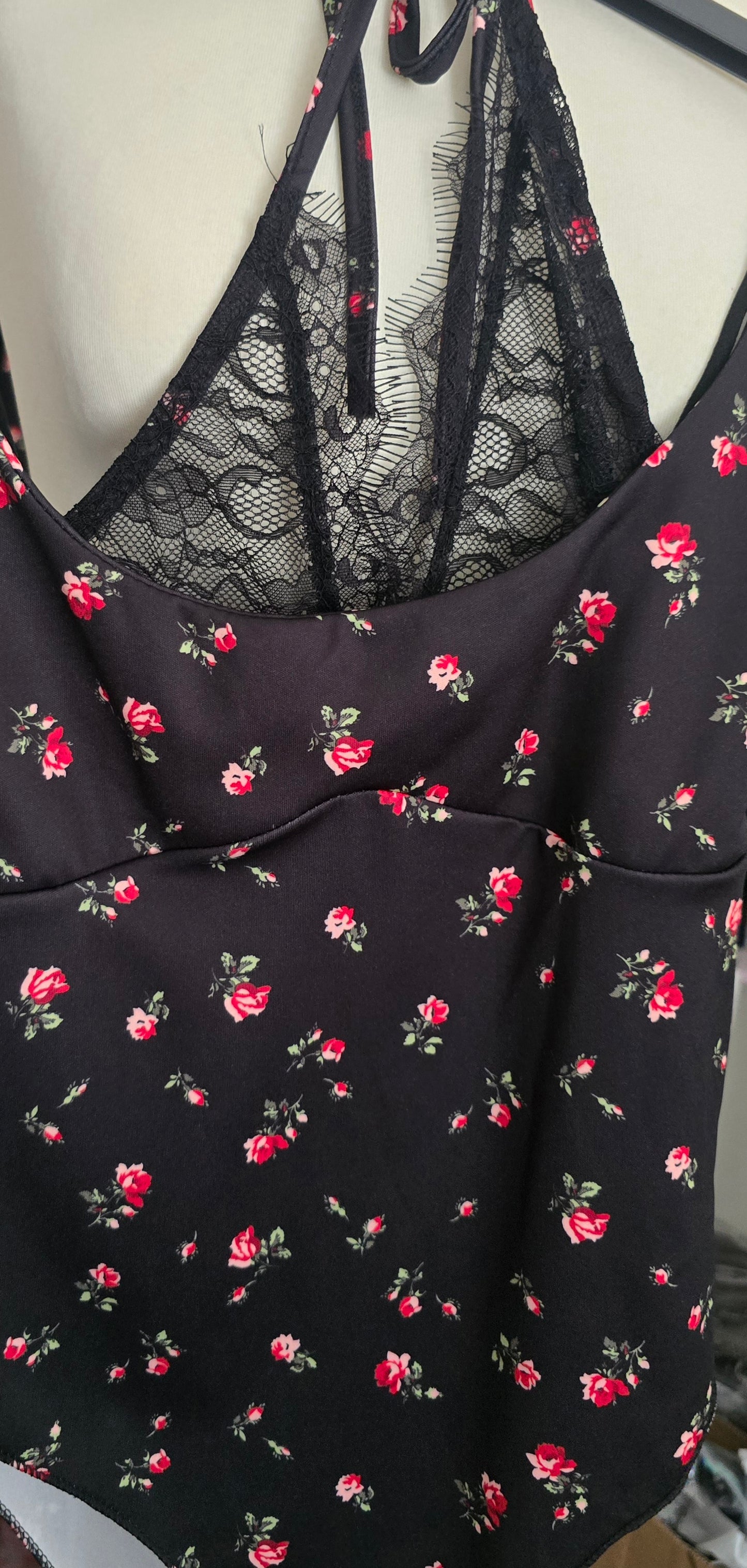 BODY FIORI E PIZZO