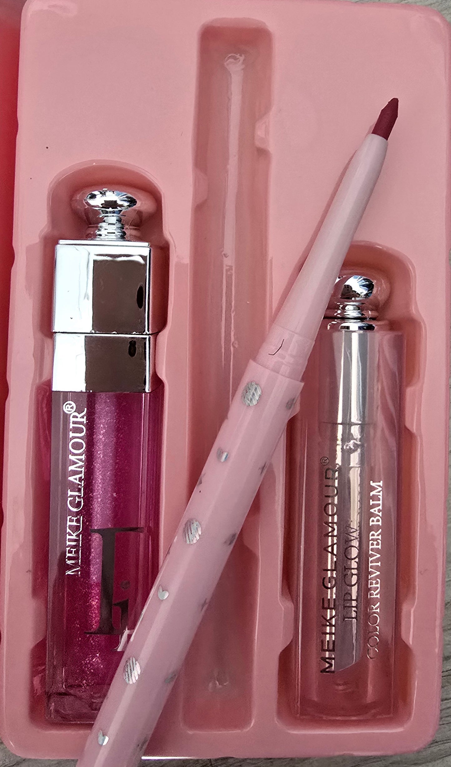 3 in 1 LIP GLOW - LIPGLOSS, LIPBALM, LIPLINER