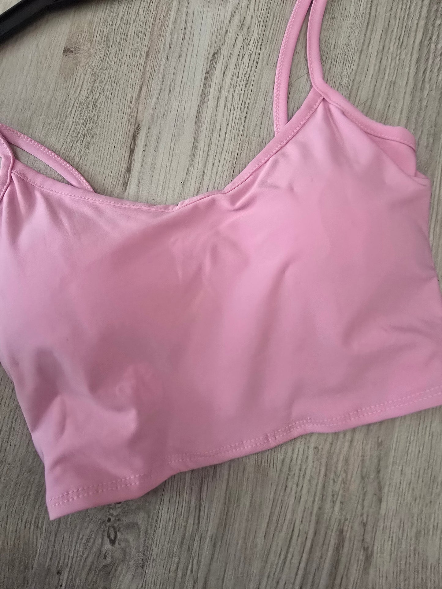 TOP CORTO CON COPPETTE