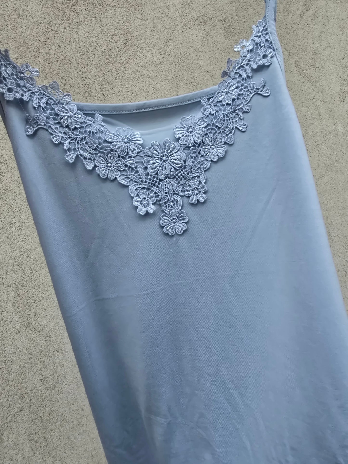 CANOTTA IN PIZZO SPALLINE SOTTILI