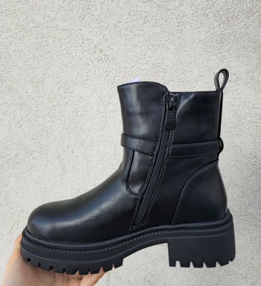 STIVALETTI FIBBIA ORO