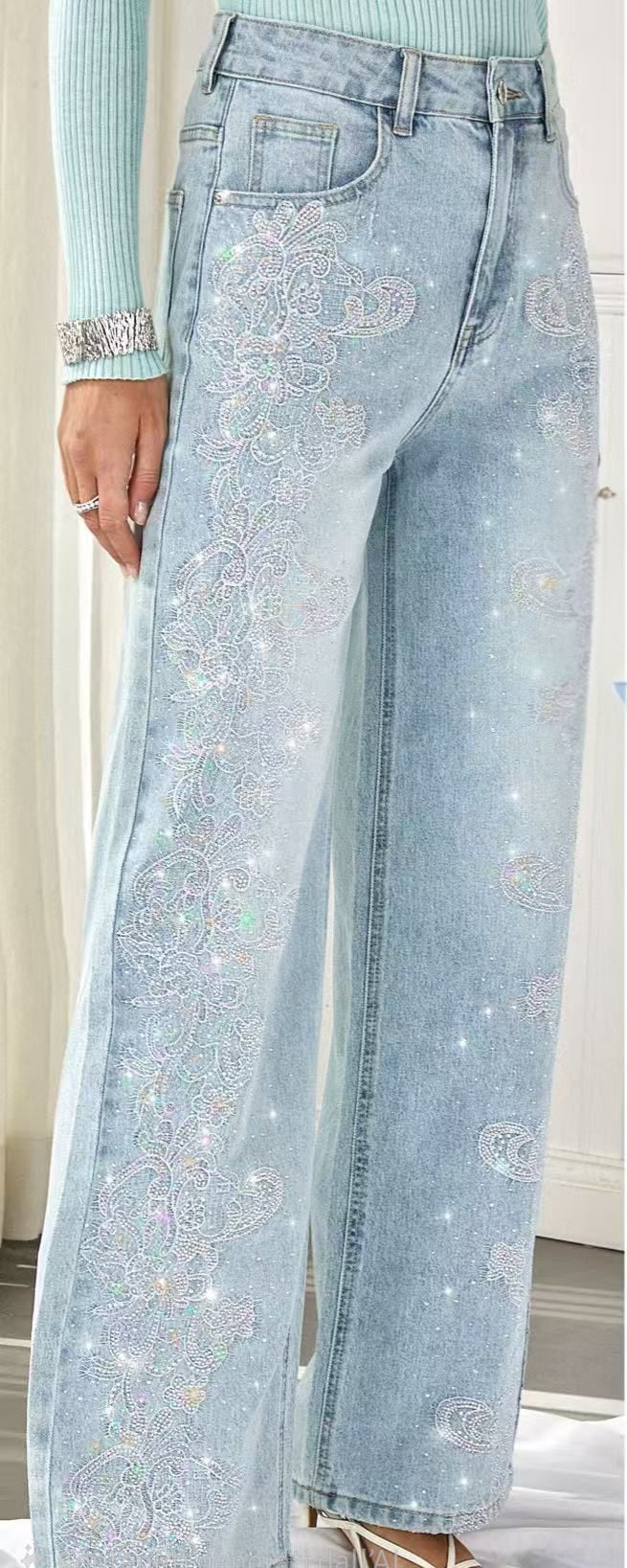 JEANS VARI MODELLI SCONTATI